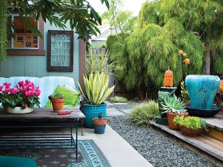 Пазл «На заднем дворе»