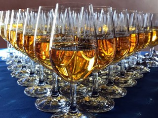 Пазл «Бокалы с напитком»