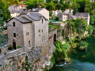 Пазл «Деревня над рекой»