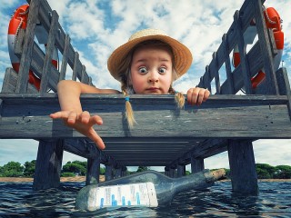 Пазл «Девочка и смартфон»