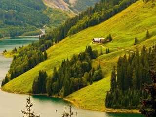 Пазл «Дом на склоне»