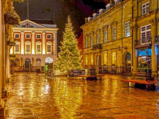 Пазл «Елка на площади»