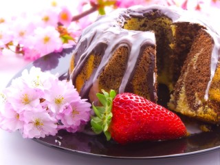 Пазл «Кекс с клубникой»