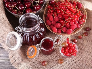Пазл «Красные ягоды»