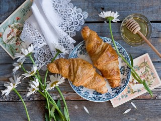 Пазл «Круассаны и ромашки»