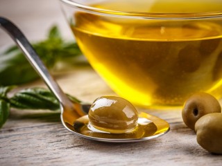 Пазл «Ложка с оливкой»