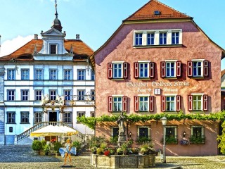 Пазл «Отель Golden Crown»