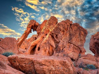 Пазл «Скалы и небо»