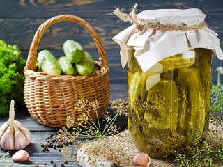 Пазл «Соленые огурцы»