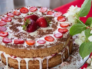 Пазл «Торт с клубникой»