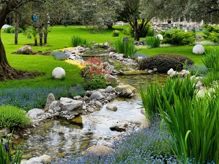 Пазл «В парке у ручья»