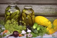 Пазл Банки с огурцами