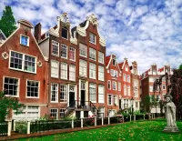 Пазл Бегинаж