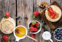 Пазл Блины и ягоды