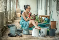 Пазл Девушка-гончар