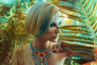 Пазл Девушка и пальма