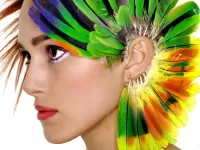 Пазл Девушка и перышки