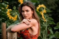 Пазл Девушка и подсолнухи