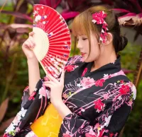 Пазл Девушка с веером