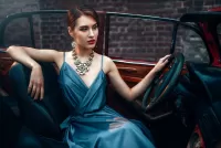 Пазл Девушка в авто