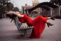 Пазл Девушка в городе