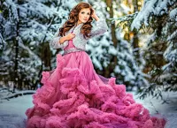 Пазл Девушка в лесу
