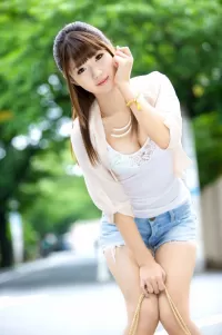 Пазл Девушка в шортиках