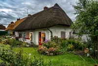 Пазл Дом с палисадом