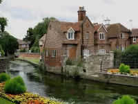 Пазл Дом у реки