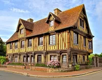 Пазл Дом в Беврон ан Ож