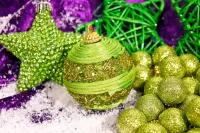 Пазл Игрушки в салатных тонах