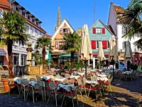 Пазл Кафе на площади