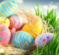 Пазл Крашенки на траве