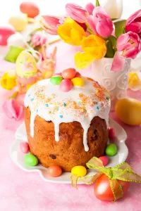 Пазл Кулич и тюльпаны