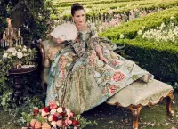 Пазл Мадам в саду