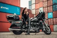 Пазл Мотоциклистка