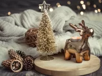 Пазл Олень под ёлкой
