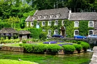 Пазл Отель Лебедь