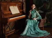 Пазл Пианистка