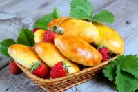 Пазл Пирожки с клубникой