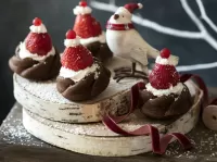 Пазл Пирожные с клубникой