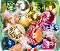 Пазл Шары и шишки