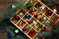 Пазл Шишки да игрушки