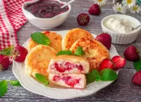 Пазл Сырники с клубникой 