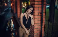 Пазл Темноволосая девушка