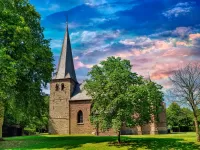Пазл Церковь в парке