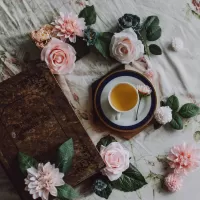 Пазл Цветы и книга