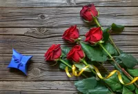 Пазл Цветы и подарок