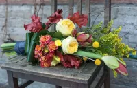 Пазл Цветы на стуле