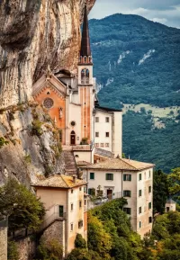 Пазл У скалы